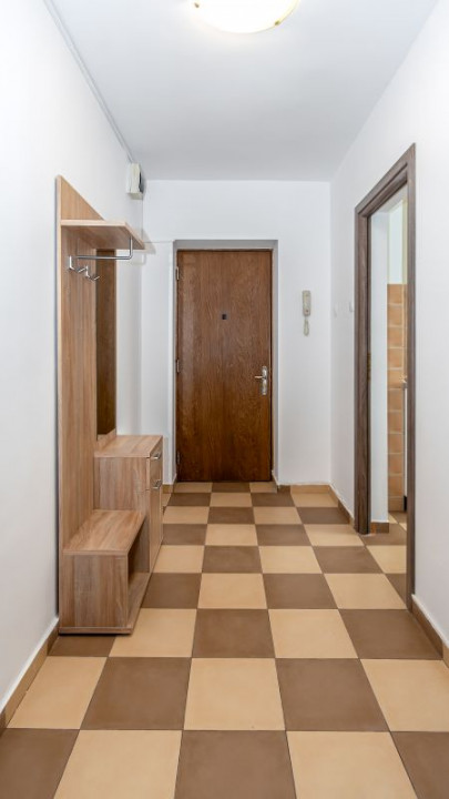 Apartament confortabil pe B-dul Unirii, etajul 6, vedere mixtă