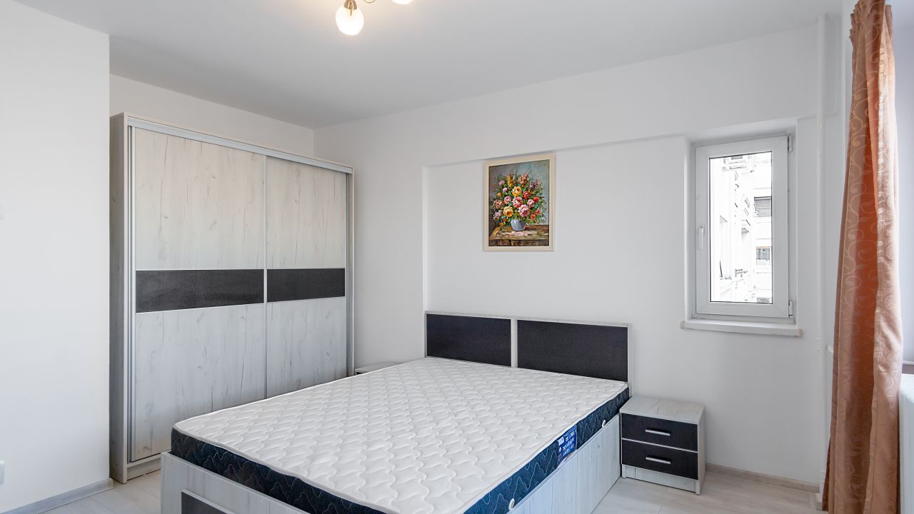 Apartament confortabil pe B-dul Unirii, etajul 6, vedere mixtă