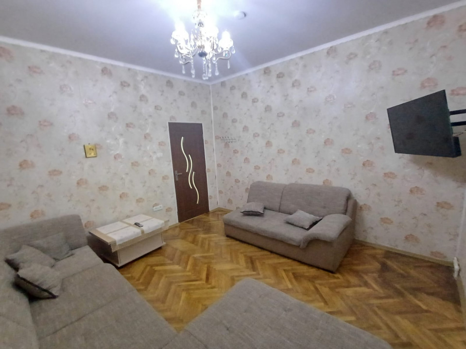 Apartament 3 camere la parter in vila + curte  Turturelelor Unirii Matei Basarab