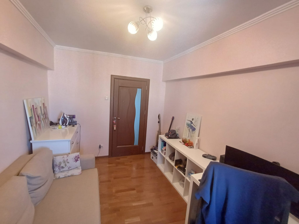 Apartment 3 camere decomandat Str Tuzla Lacul Tei Parcul Tei