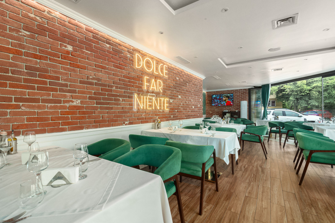 Lacul Tei Restaurant de Traditie cu Chirias pentru investitie