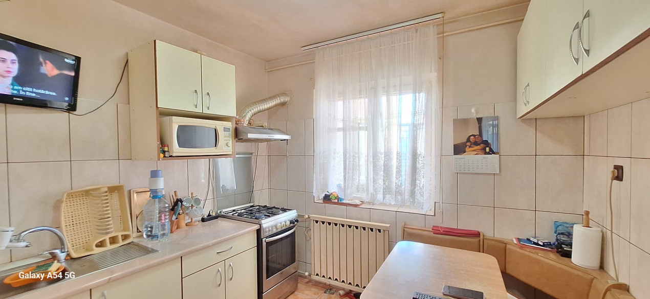 Apartament 3 camere decomandat 2 bai Bloc 1986 Apusului-str. Alesd