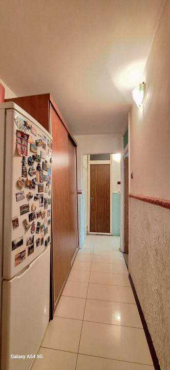 Apartament 3 camere decomandat 2 bai Bloc 1986 Apusului-str. Alesd