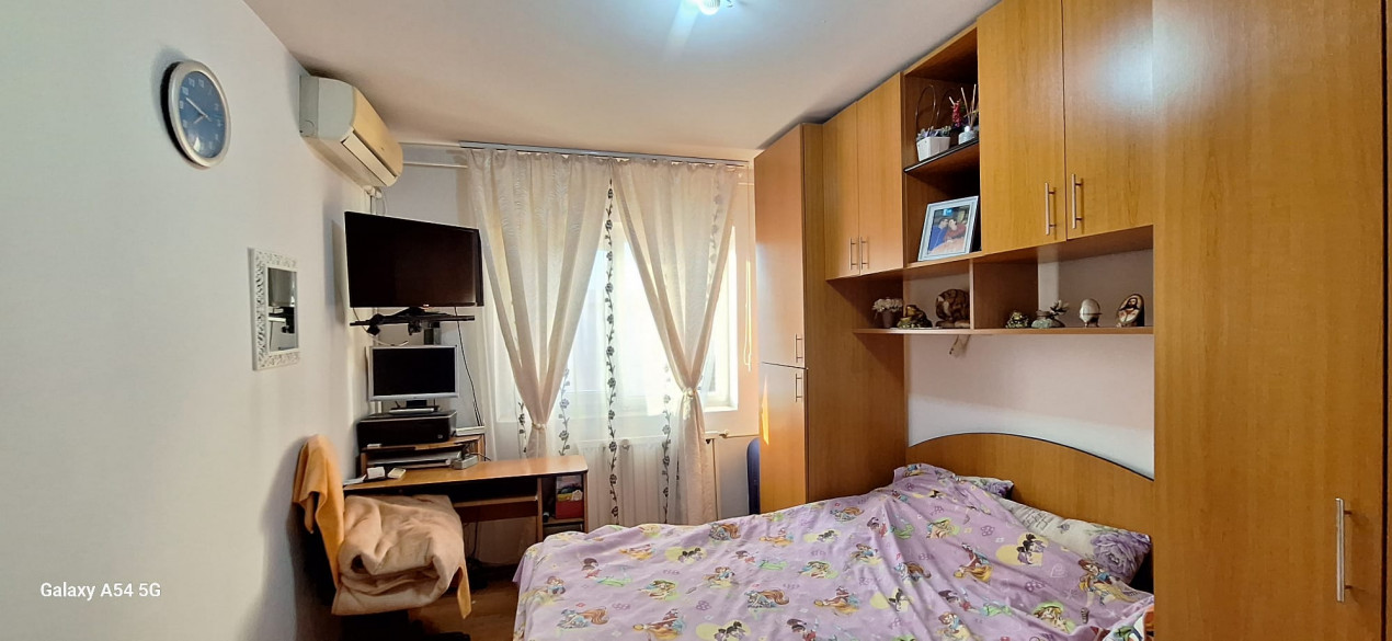 Apartament 3 camere decomandat 2 bai Bloc 1986 Apusului-str. Alesd