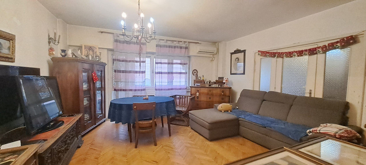 4 camere | 137 mp | Matei Voievod